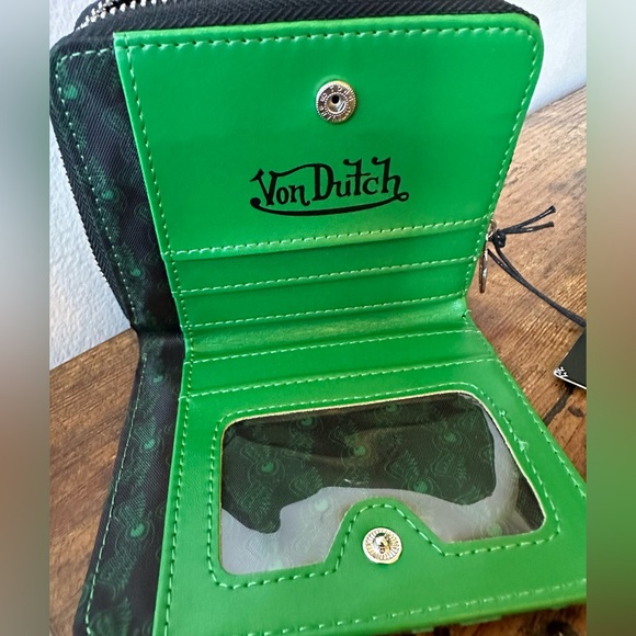 Von Dutch Black & Green Cheetah Print Women’s Wallet Patch Logo Faux Leather NWT - Picture 7 of 9